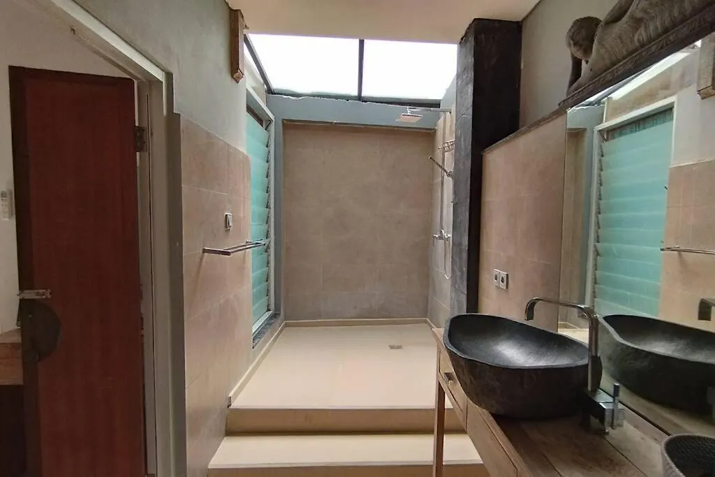3 Bedroom With Private Pool Seminyak Near Beach&Lafavela Villa